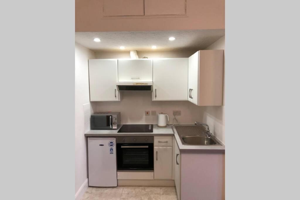 Glenfinnan - Two Bedroom Apartment Dunfermline Ngoại thất bức ảnh